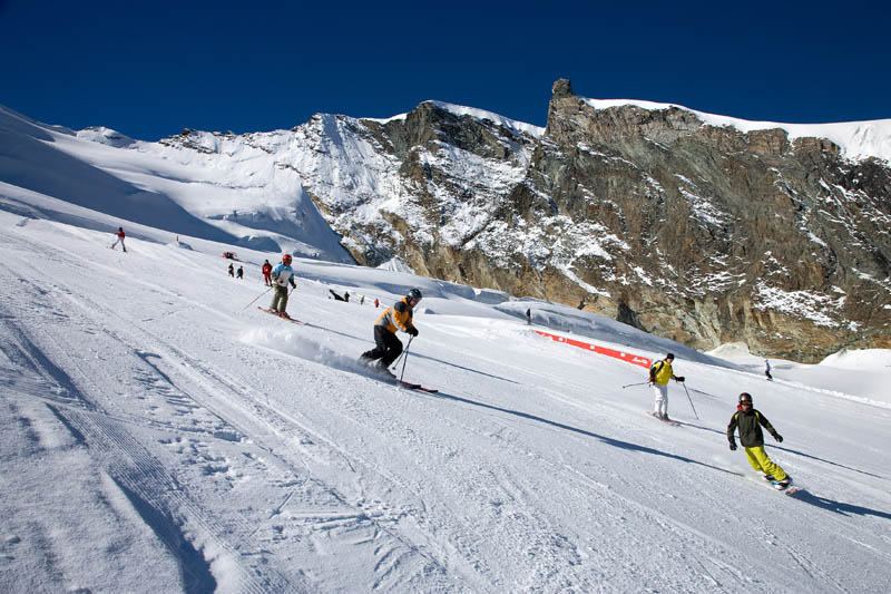 Катание в Саас-Фе гарантировано круглый год © Saas-Fee Tourismus