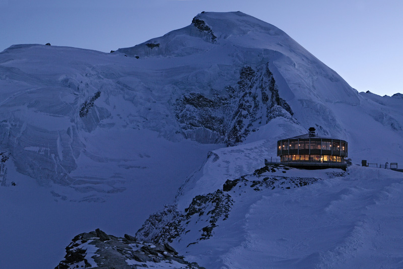 Cамый высокогорный в мире вращающийся ресторан © Saas-Fee Tourismus