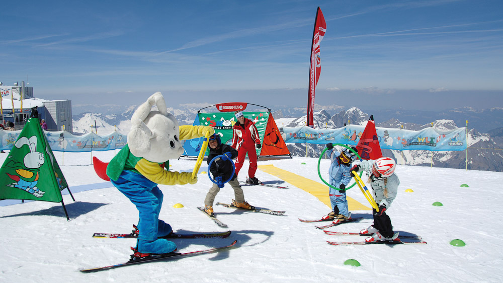 Skischule, Snowli Village, Kinder; Ski School, Snowli Village, Children;